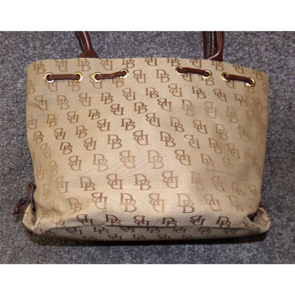 Dooney and Bourke bucket bag shoulder Medium - Picture 9 of 10